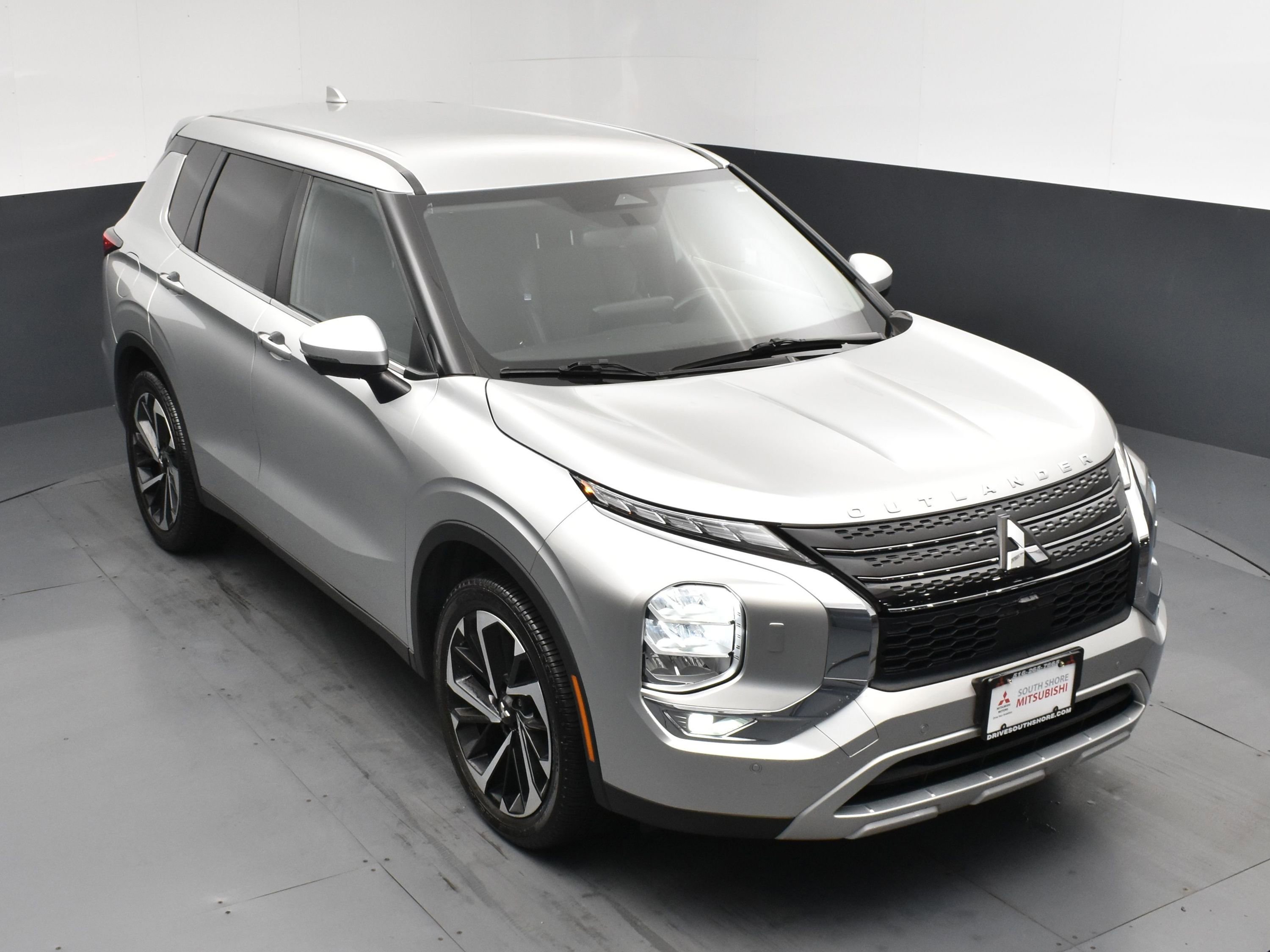 Used 2022 Mitsubishi Outlander SE image 18