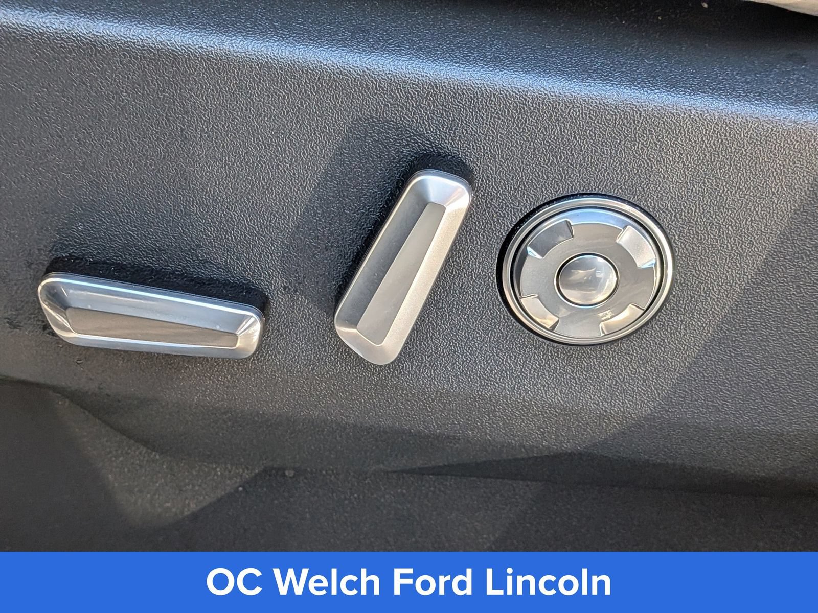 Certified 2025 Lincoln Navigator Reserve AWD/4WD image 23