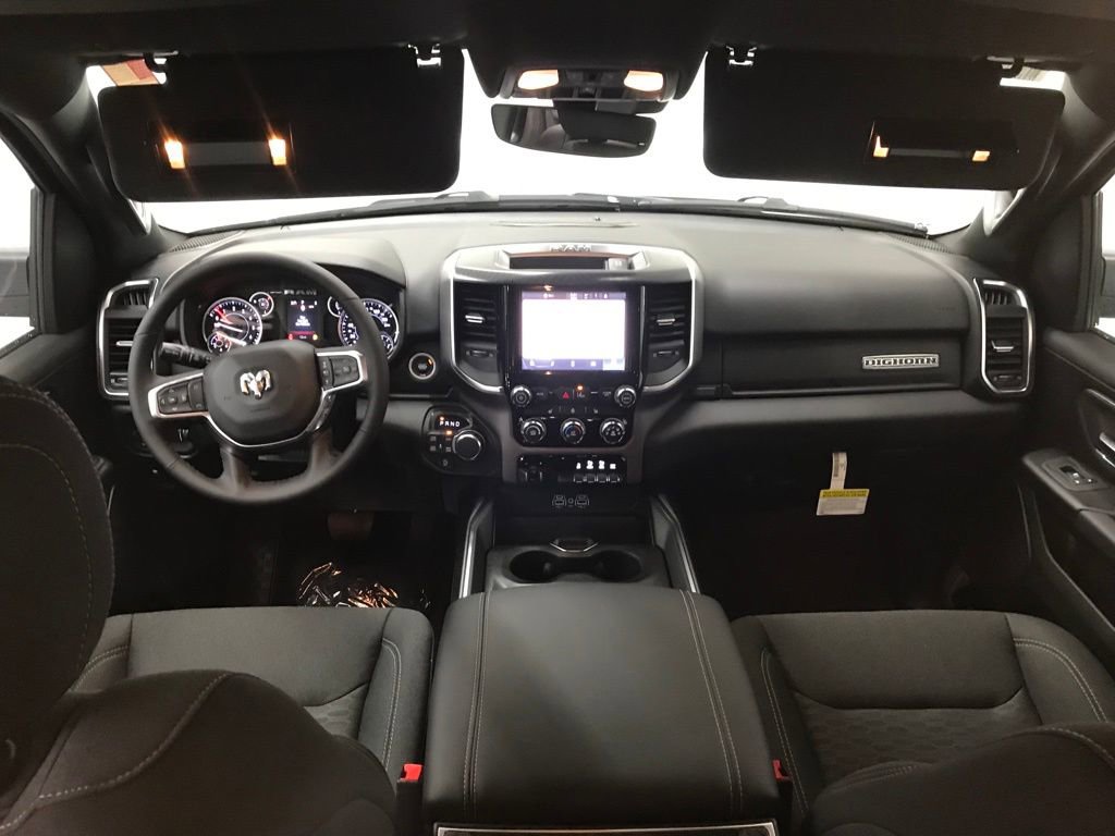 New 2026 RAM 1500 4x4 Crew Cab image 31