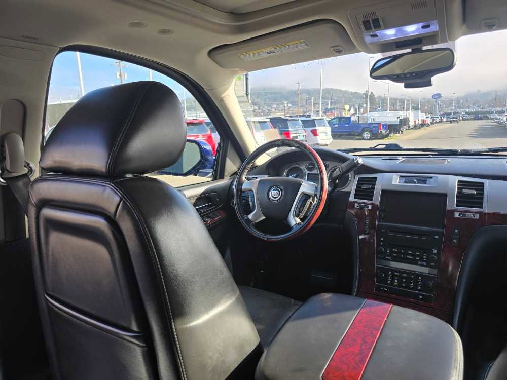 Used 2010 Cadillac Escalade EXT Premium image 10