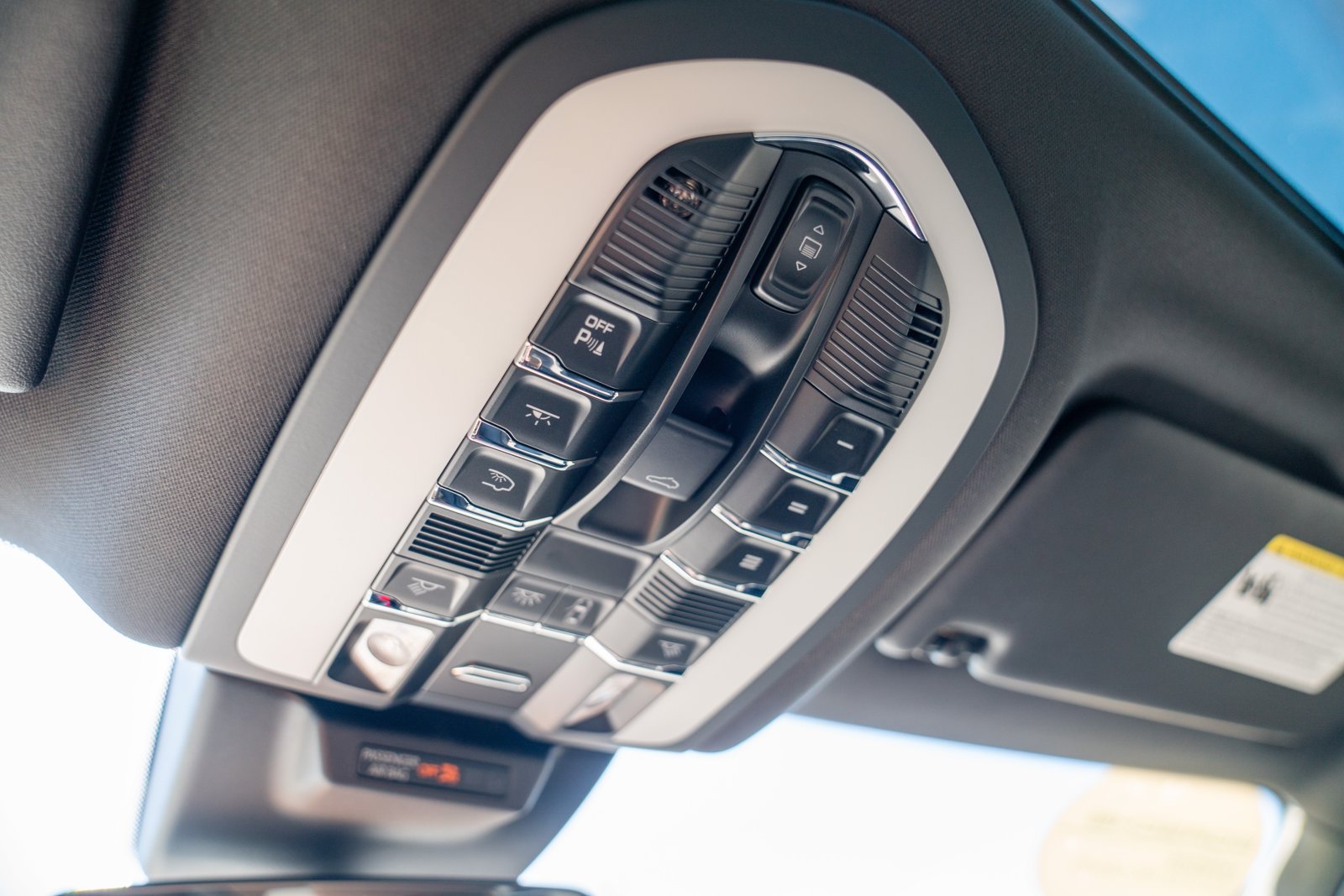 Certified 2026 Porsche Macan AWD/4WD image 21