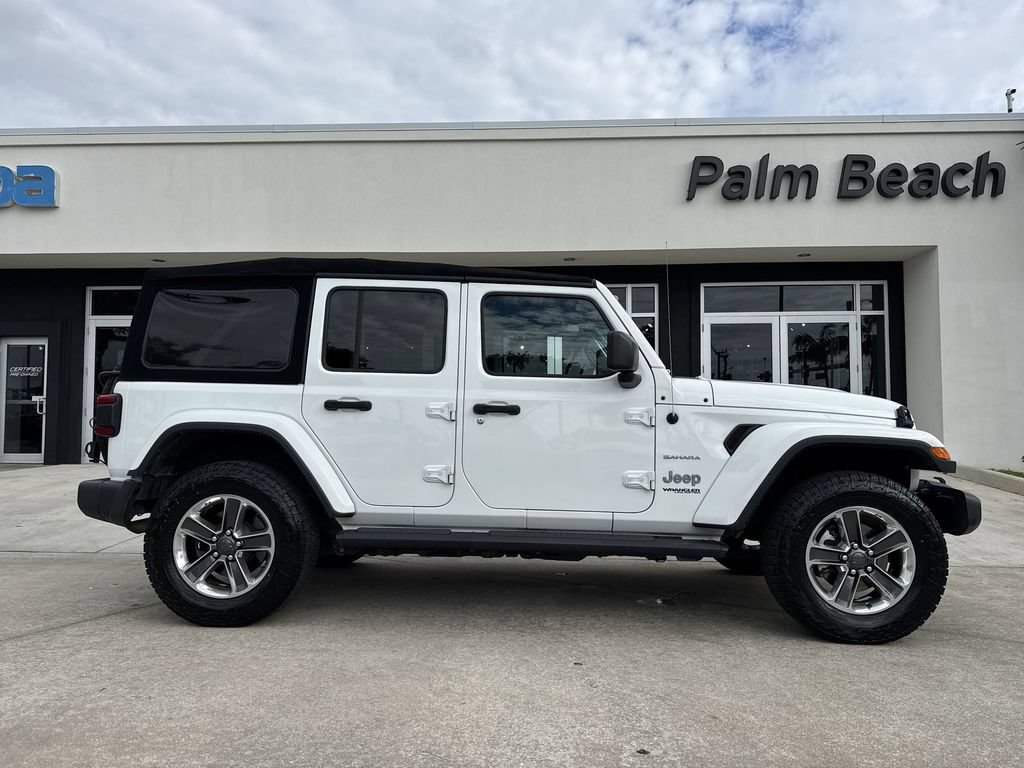 Used 2019 Jeep Wrangler Unlimited Sahara w/ Dual Top Group AWD/4WD image 23