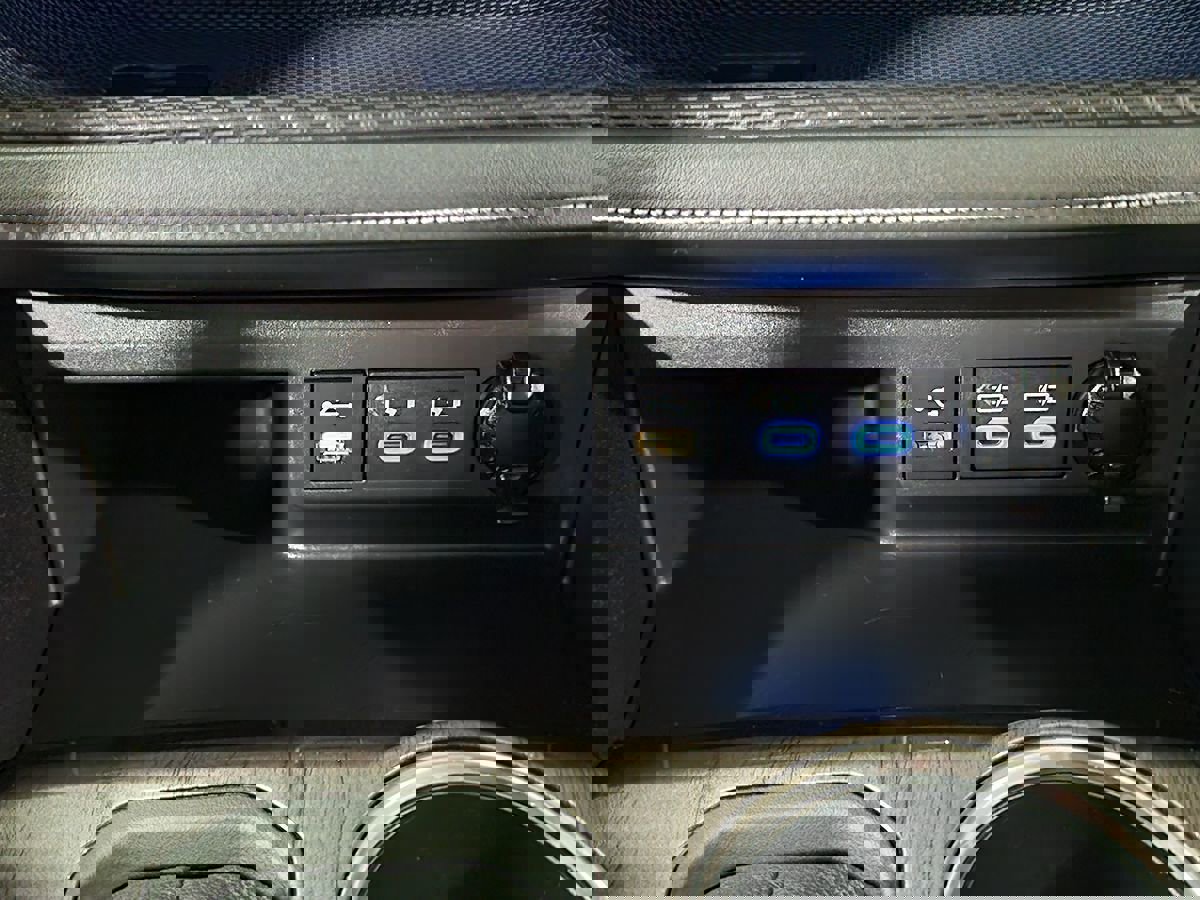 Used 2022 Toyota Highlander Platinum image 40