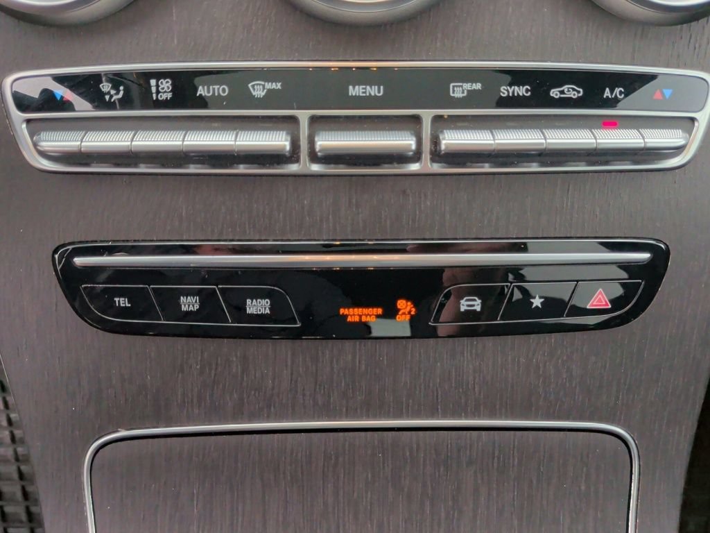 Used 2020 Mercedes-Benz GLC 300 image 27