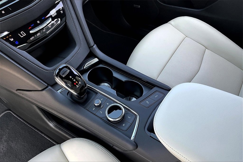 New 2025 Cadillac XT5 Sportv w/ LPO, Red Accent Package image 8