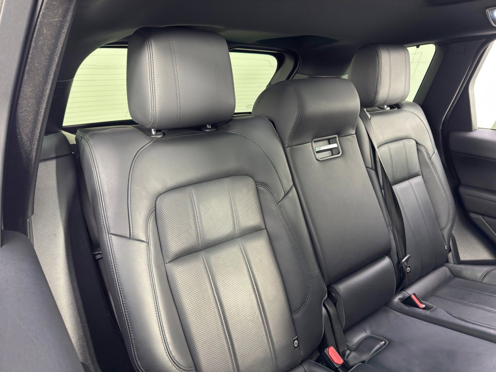 Used 2018 Land Rover Range Rover Sport HSE image 42