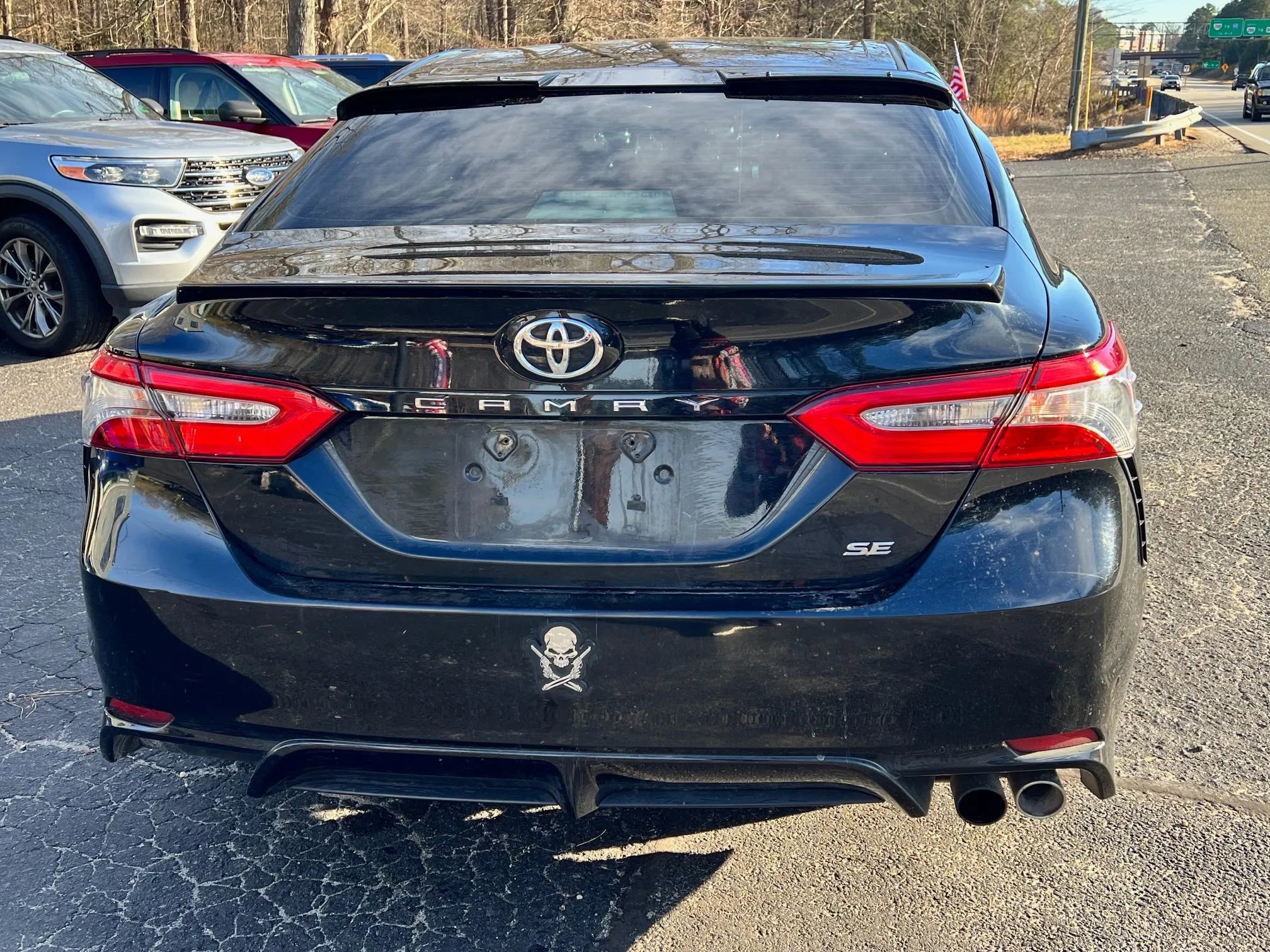 Used 2018 Toyota Camry SE image 5