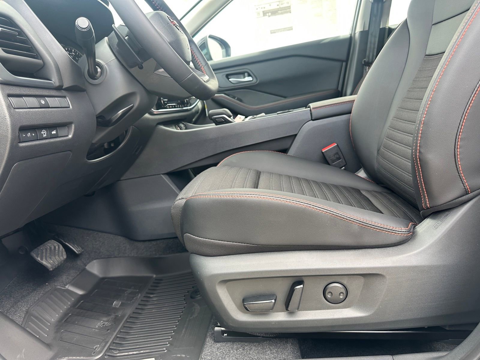 New 2026 Nissan Rogue SV w/ Rock Creek Premium Package AWD/4WD image 14