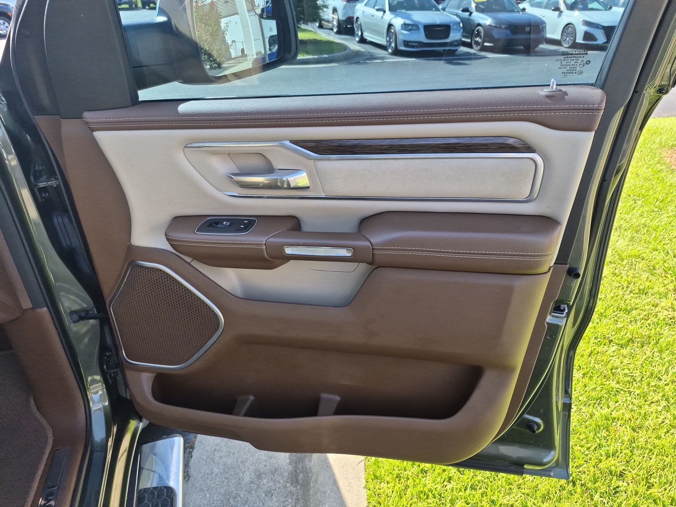 Used 2020 RAM 1500 Laramie AWD/4WD image 20