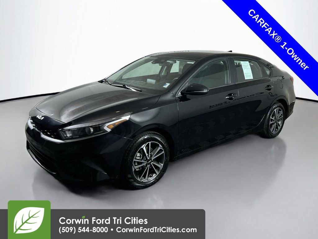 Used 2024 Kia Forte LXS w/ LXS Technology Package image 5