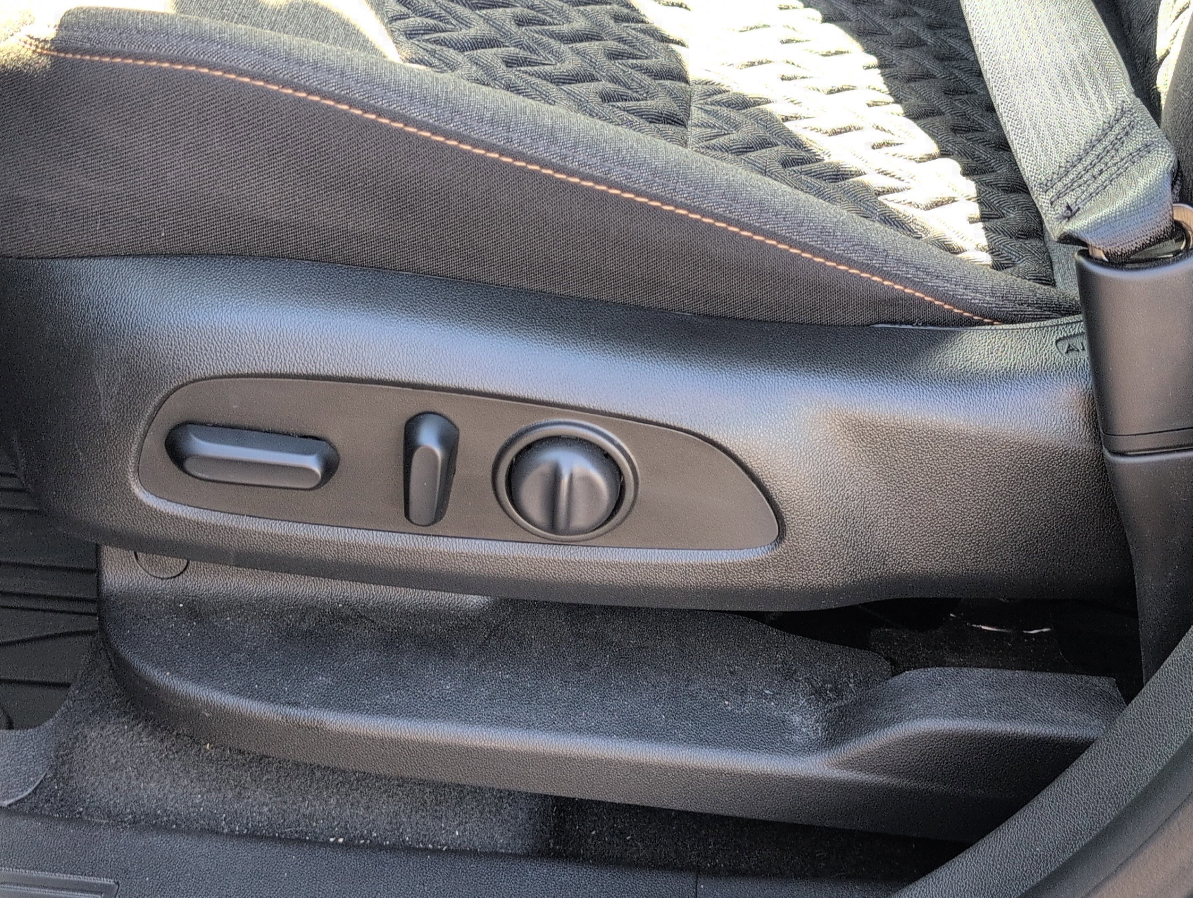 Certified 2024 Chevrolet Equinox LT w/ LPO, Floor Liner Package FWD image 14