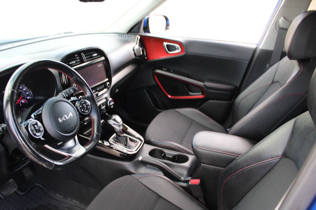 Used 2022 Kia Soul Turbo FWD image 19