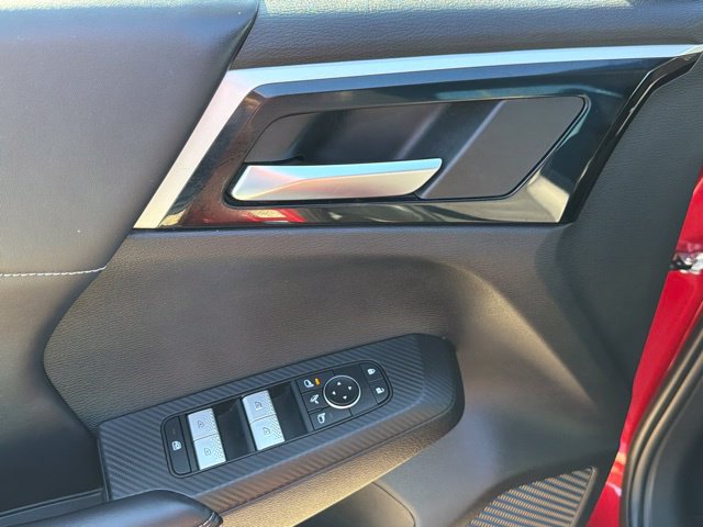 Used 2023 Mitsubishi Outlander ES FWD image 23