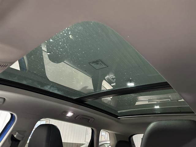 Certified 2025 Volkswagen Taos SE image 19