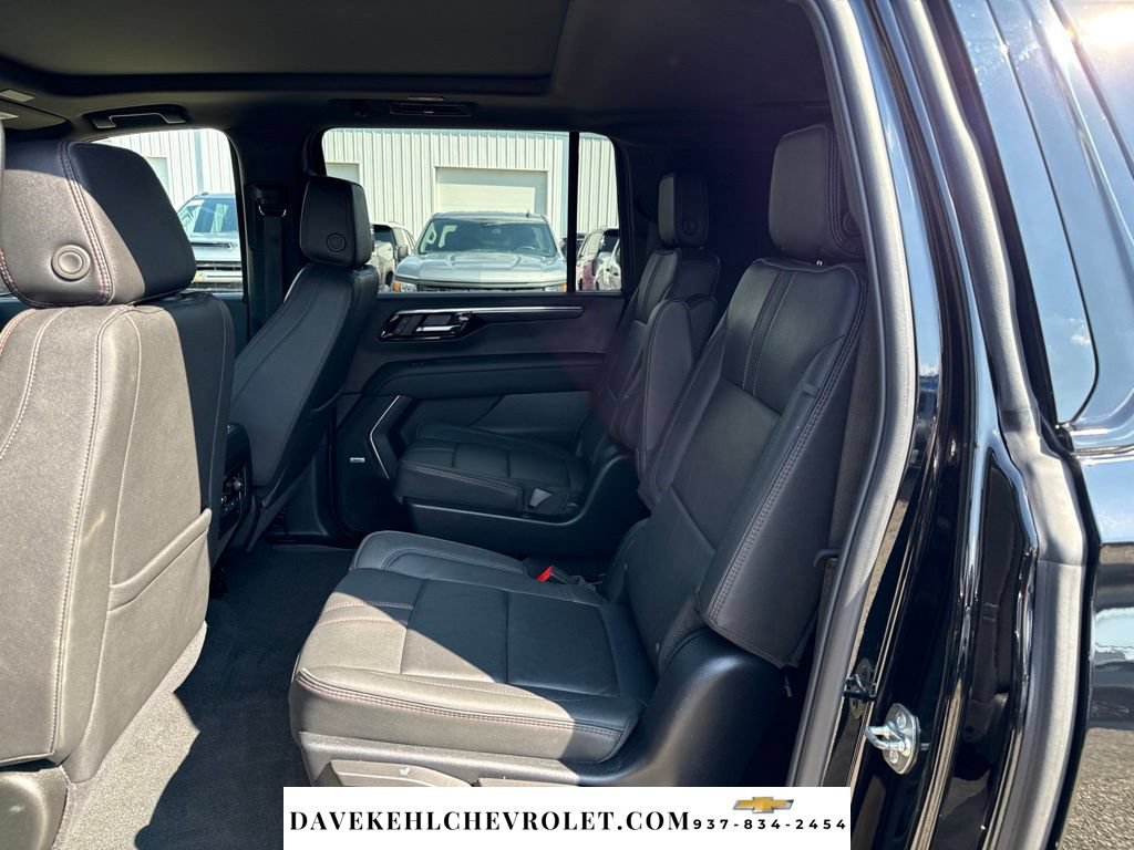 Used 2025 Chevrolet Suburban RST w/ Comfort Package AWD/4WD image 19
