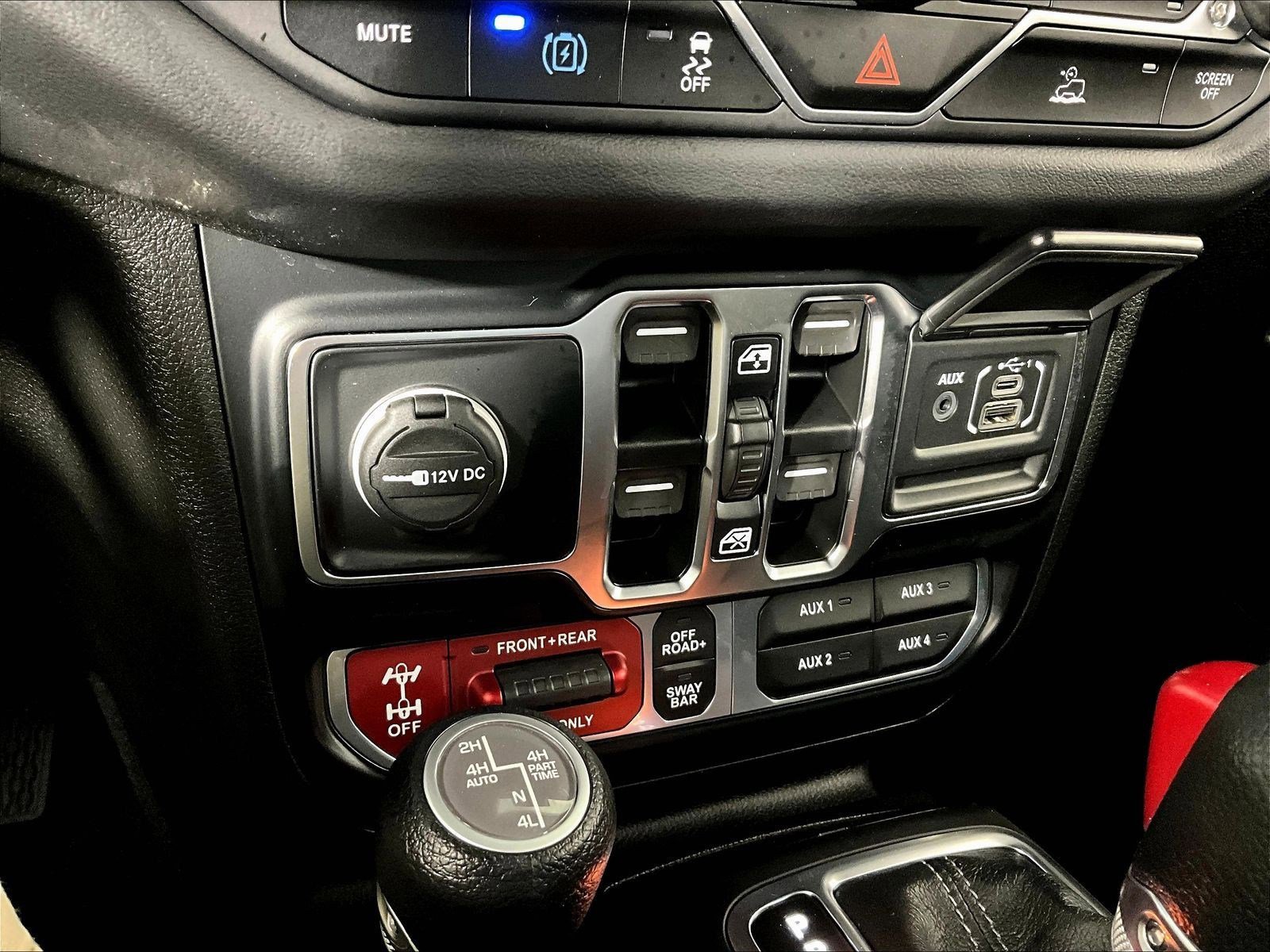Used 2024 Jeep Wrangler Unlimited Rubicon 4xe AWD/4WD image 16