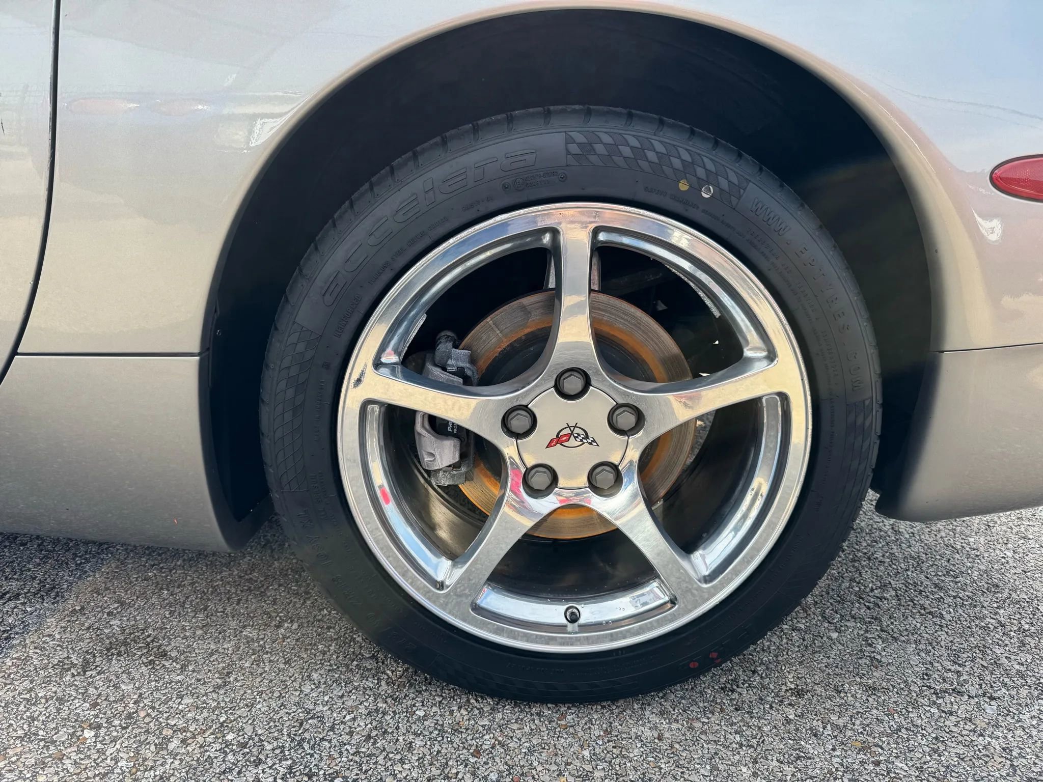 Used 2000 Chevrolet Corvette Convertible w/ Memory Pkg image 17