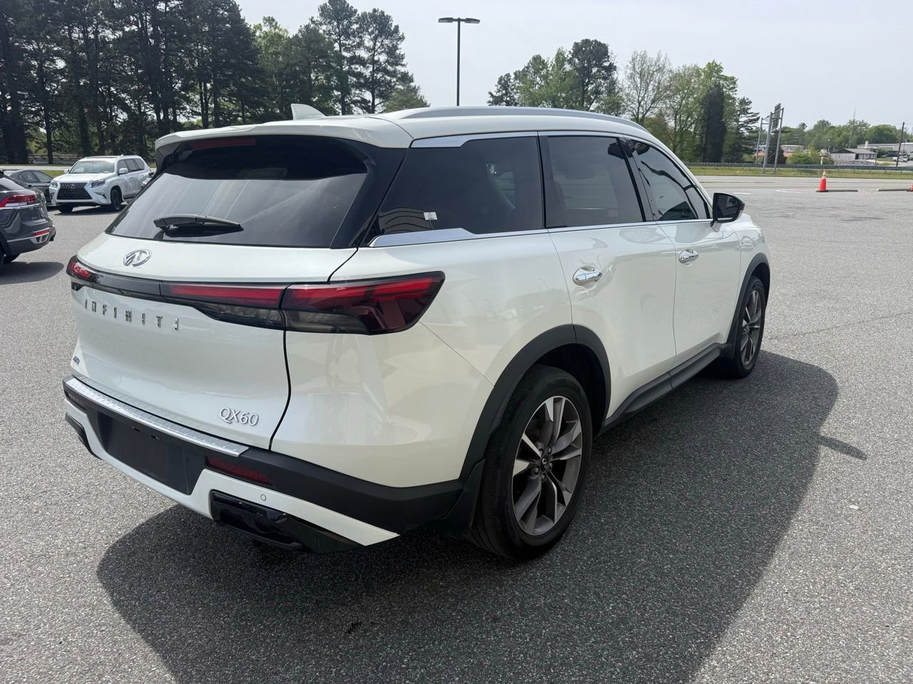 Used 2023 INFINITI QX60 Luxe w/ Cargo Package image 8