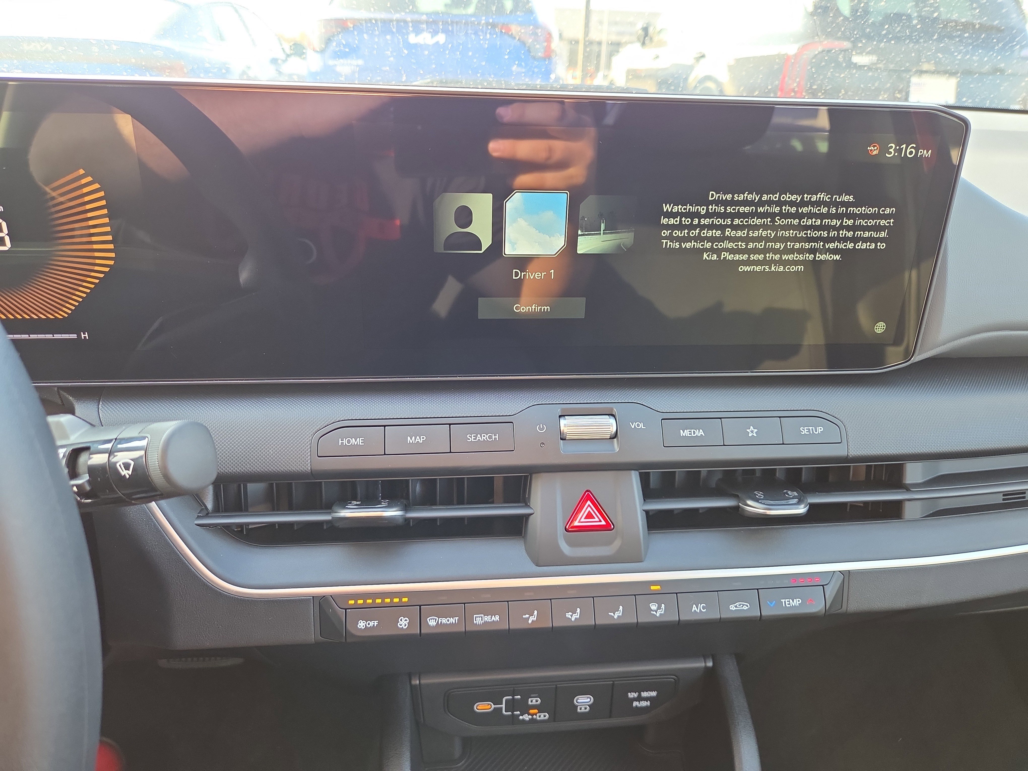 New 2025 Kia K4 LXS image 10