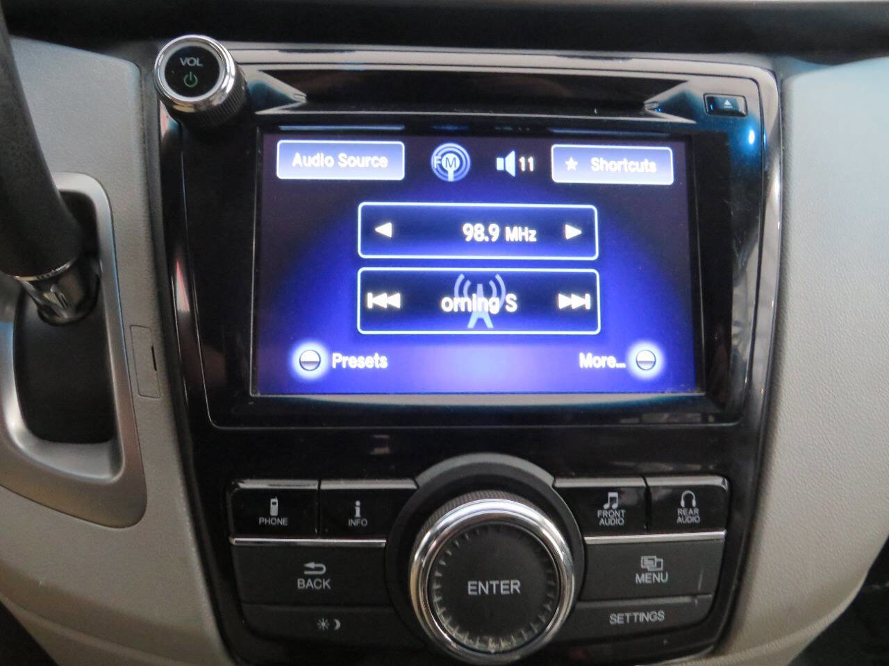 Used 2017 Honda Odyssey SE image 22