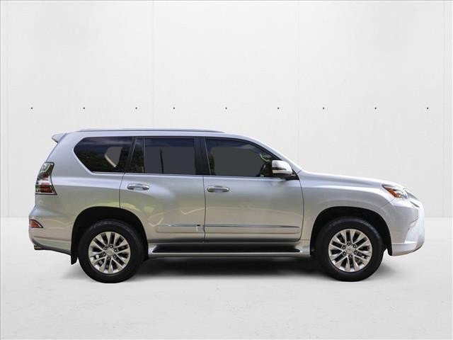 Used 2016 Lexus GX 460 image 4