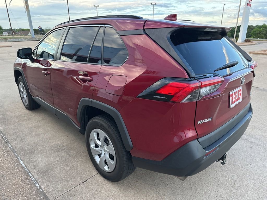 Used 2019 Toyota RAV4 LE AWD/4WD image 5