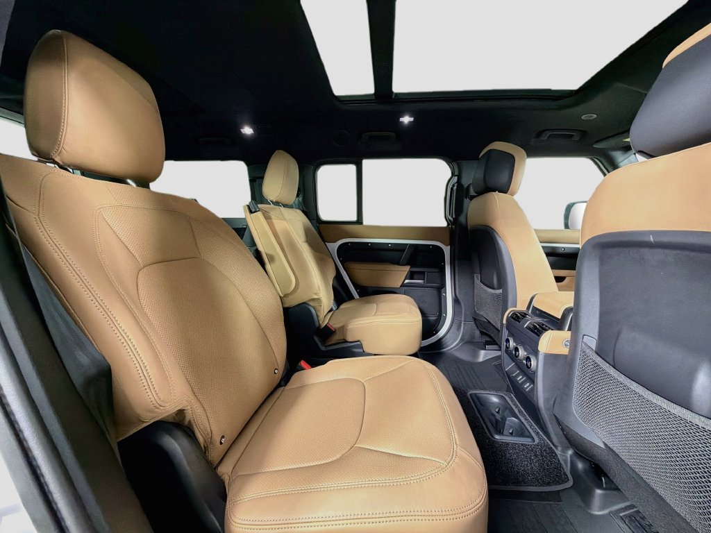 New 2026 Land Rover Defender 130 X-Dynamic SE AWD/4WD image 29