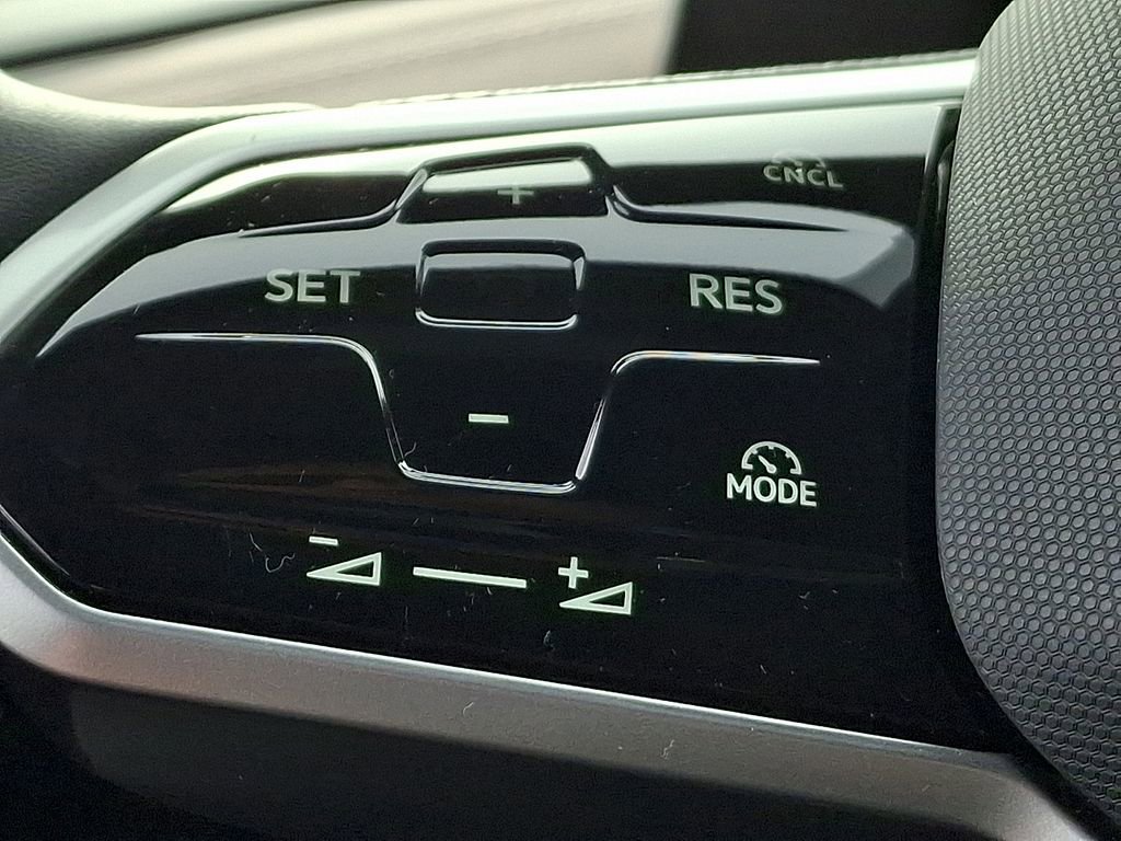 Certified 2025 Volkswagen ID.4 Pro image 20