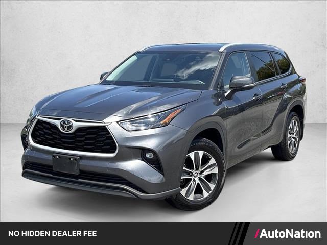 Certified 2025 Toyota Highlander XLE AWD/4WD image 1