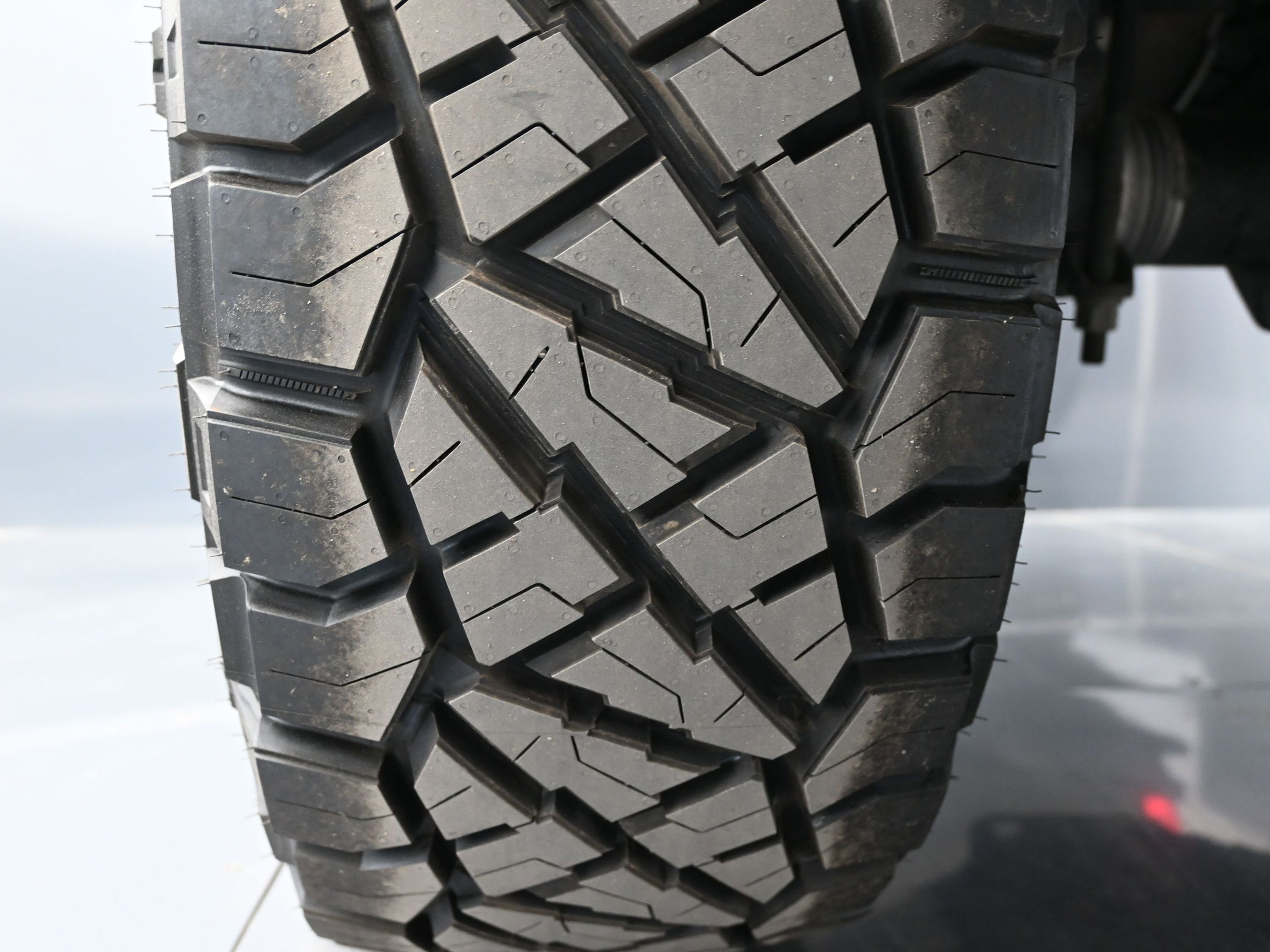 Used 2024 Ford F250 Platinum w/ Tremor Off-Road Package image 19