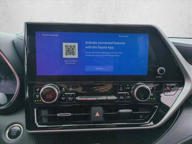 Used 2024 Toyota Highlander Platinum FWD image 14