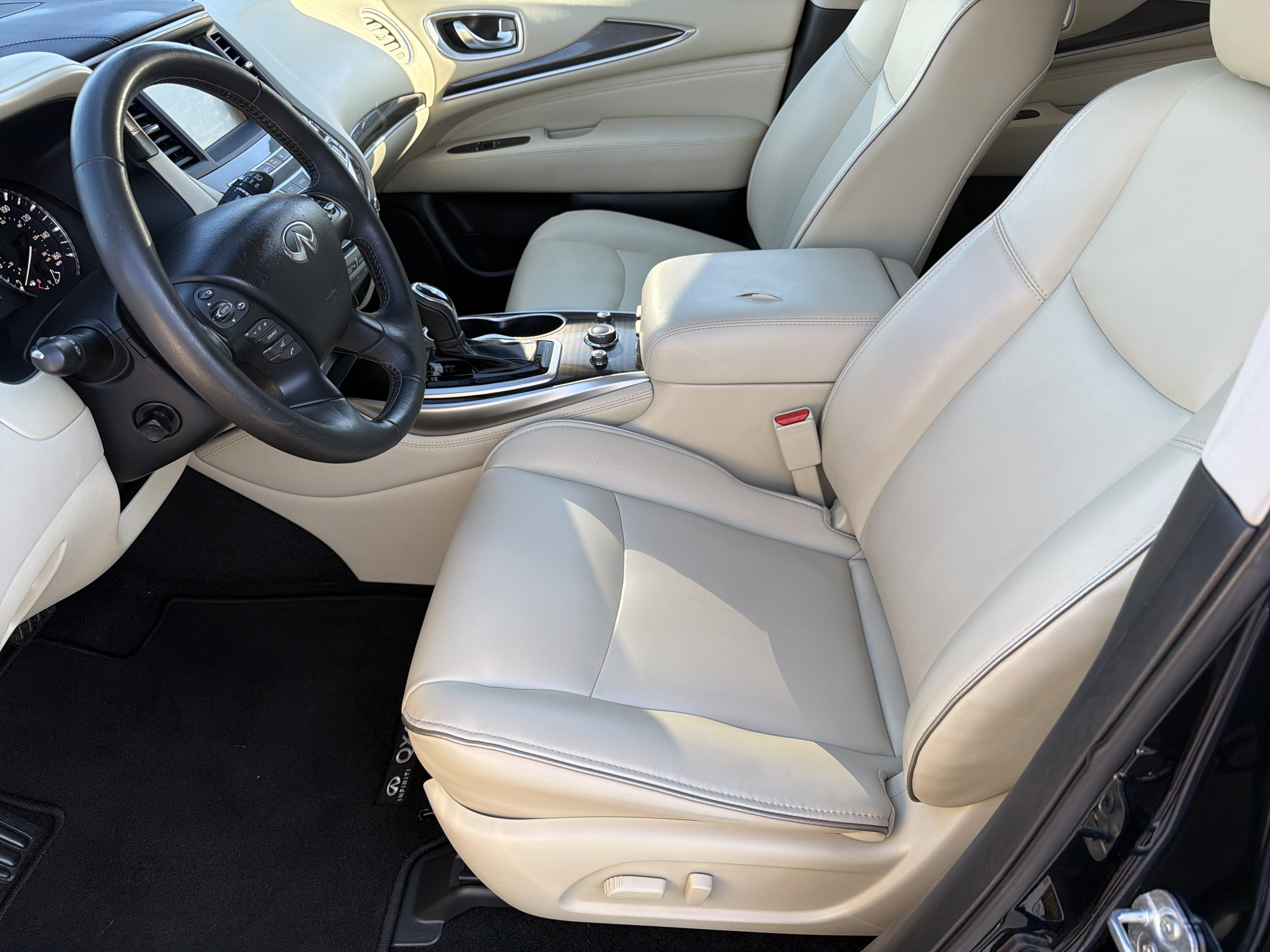 Used 2020 INFINITI QX60 Pure FWD image 2