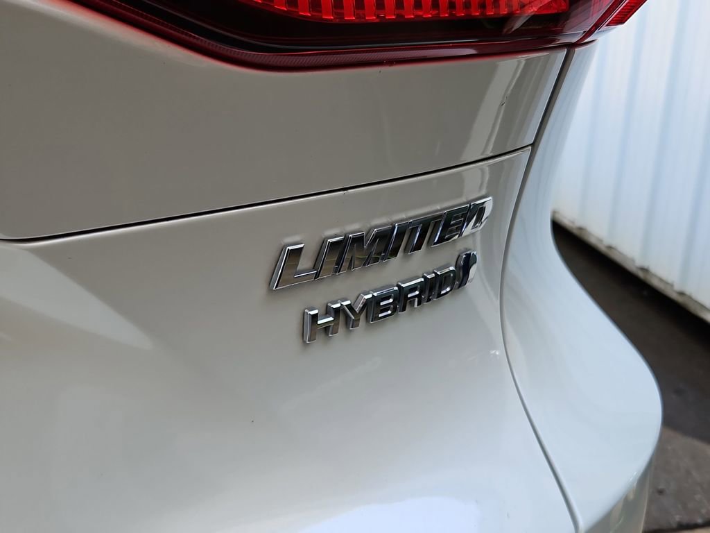 Used 2021 Toyota Venza Limited image 36