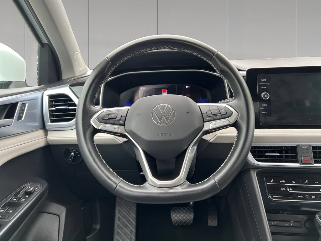 Used 2026 Volkswagen Taos SE AWD/4WD image 13
