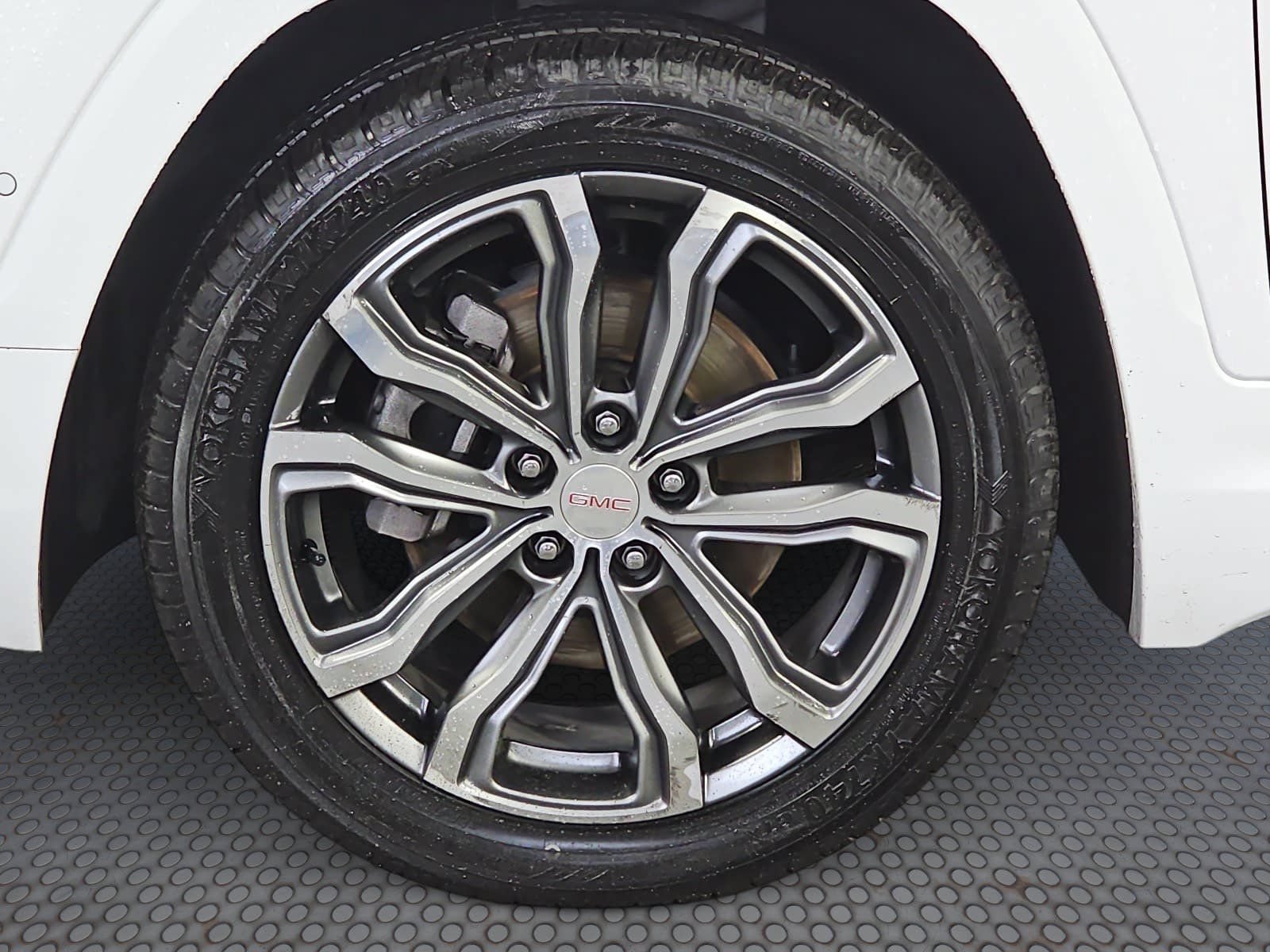 Used 2018 GMC Terrain Denali w/ Advanced Safety Package FWD image 27