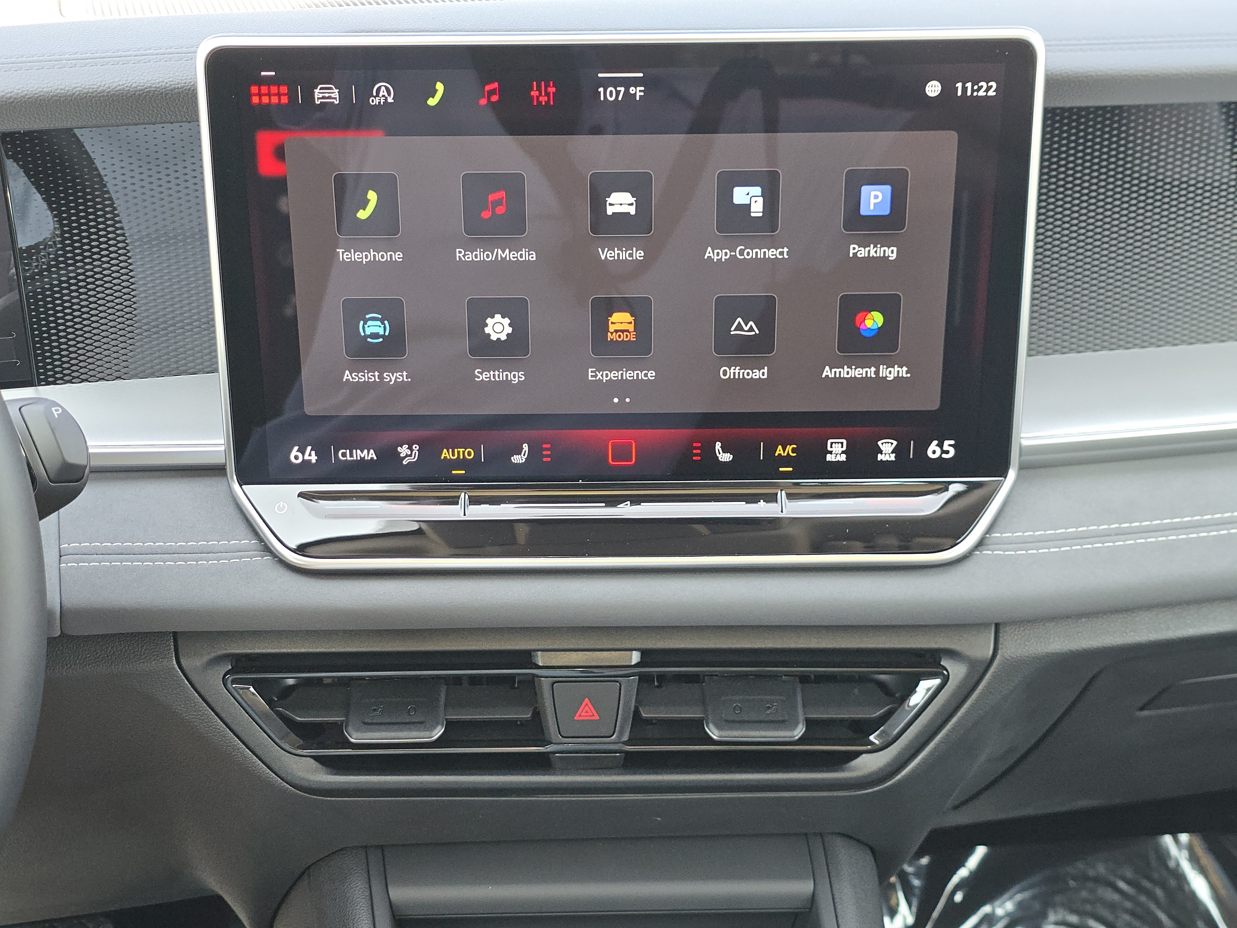 New 2026 Volkswagen Tiguan SE AWD/4WD image 25