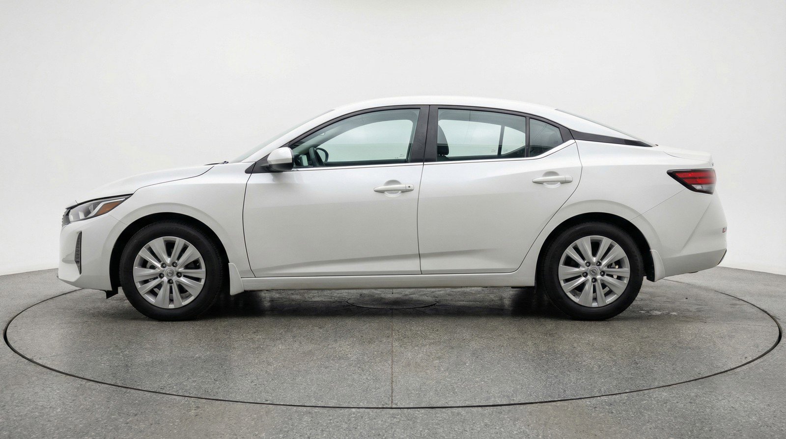 Used 2025 Nissan Sentra S image 5