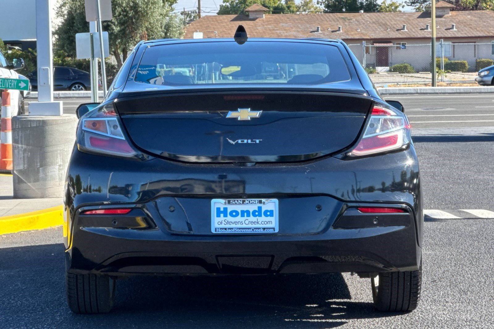 Used 2018 Chevrolet Volt Premier w/ Driver Confidence Package FWD image 9