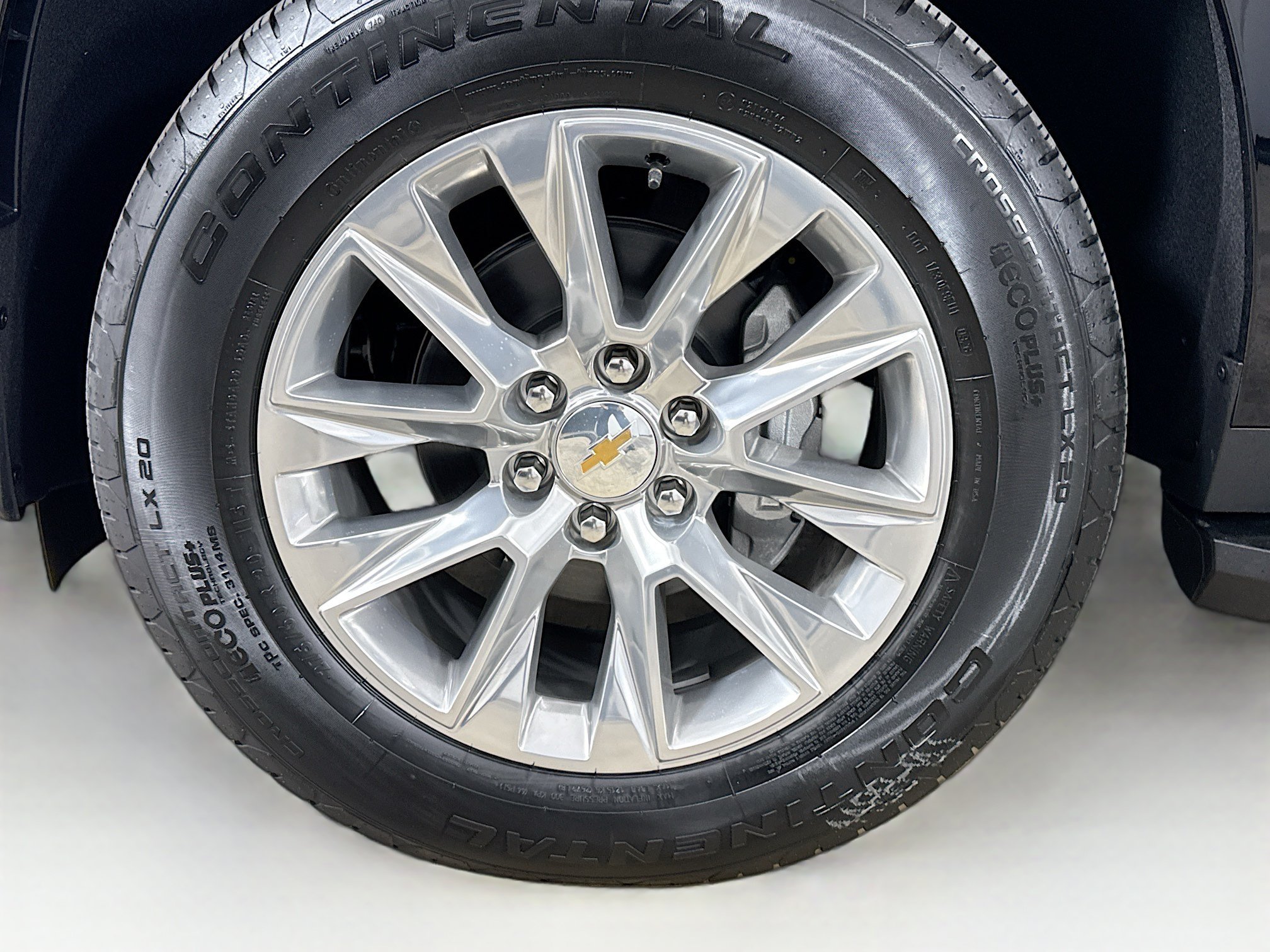 New 2026 Chevrolet Suburban Premier RWD image 35