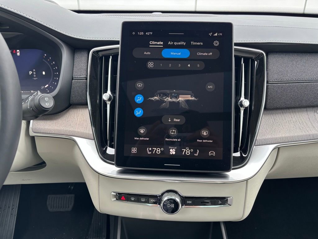 New 2026 Volvo XC90 B6 Ultra w/ Protection Package AWD/4WD image 14