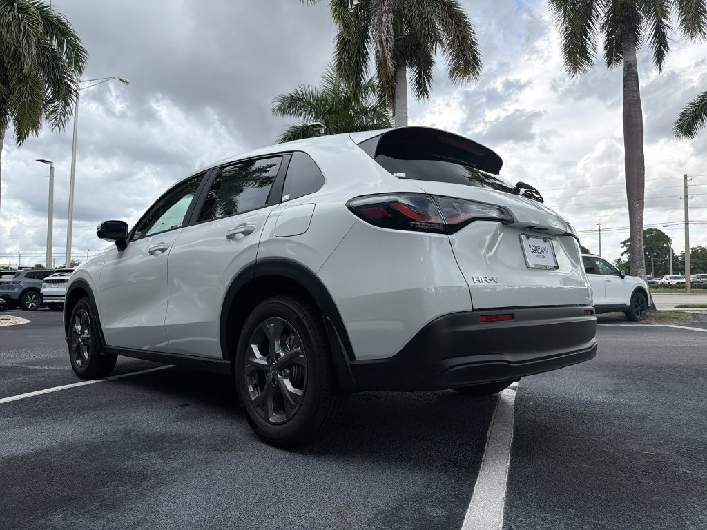 New 2027 Honda HR-V LX image 18