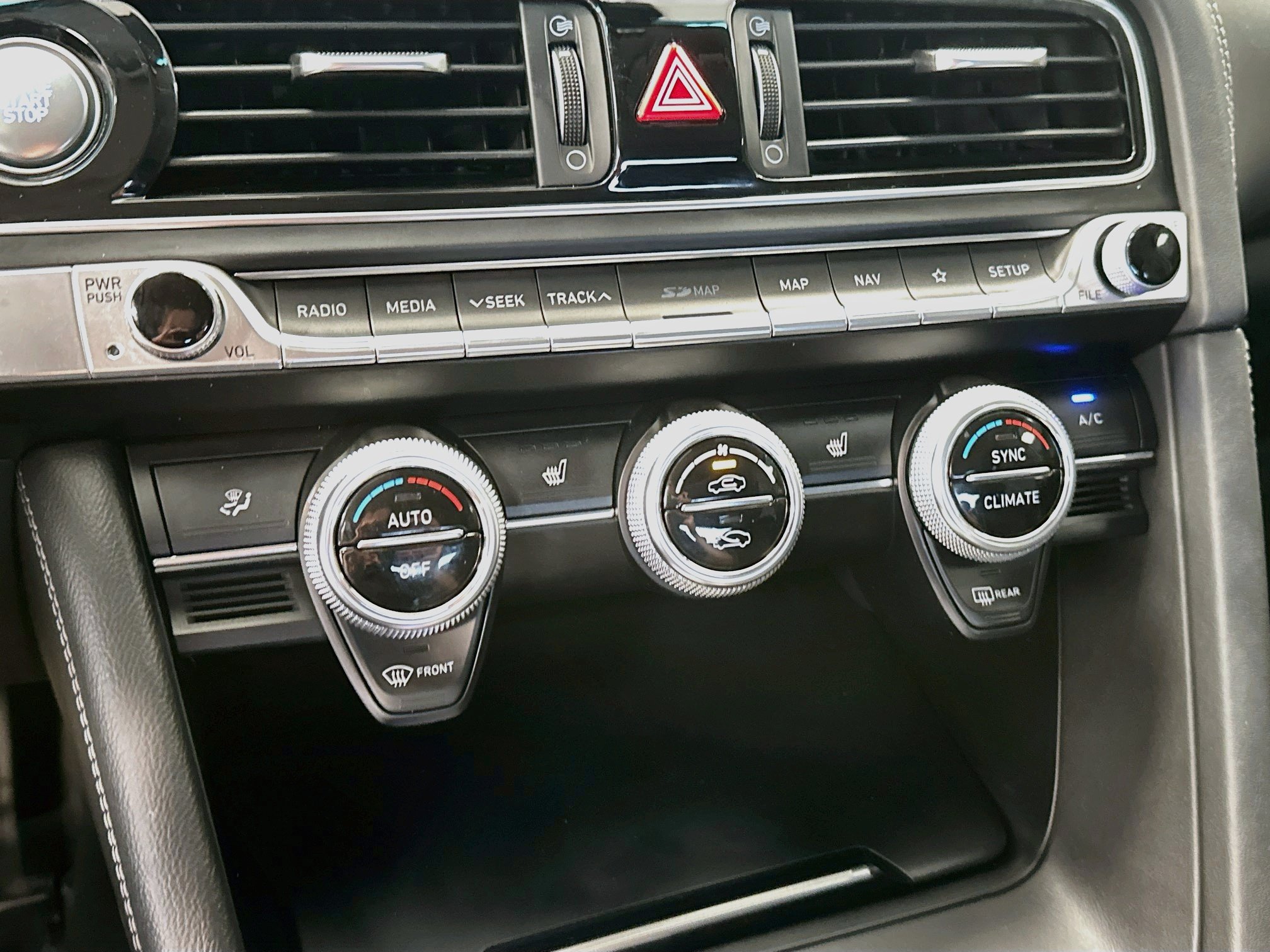 Used 2020 Genesis G70 2.0T w/ Elite Package AWD/4WD image 24