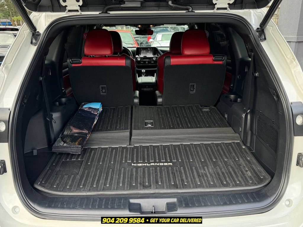 Used 2021 Toyota Highlander XSE FWD image 38