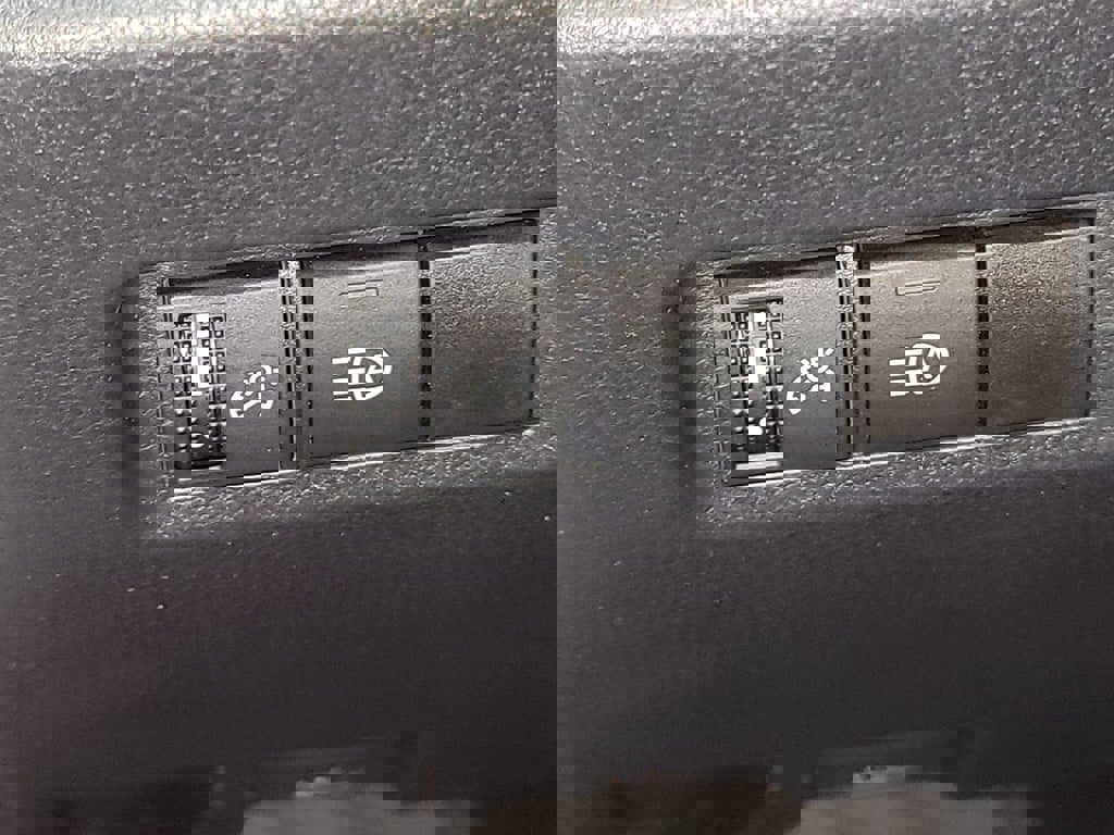 Used 2024 Toyota RAV4 XLE image 17