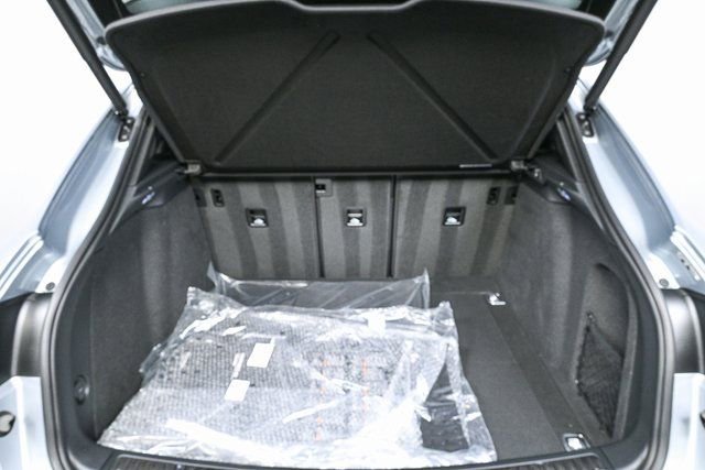 Certified 2026 Porsche Macan AWD/4WD image 29