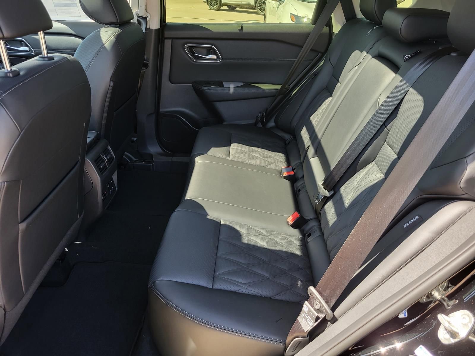 New 2026 Nissan Rogue Platinum image 18