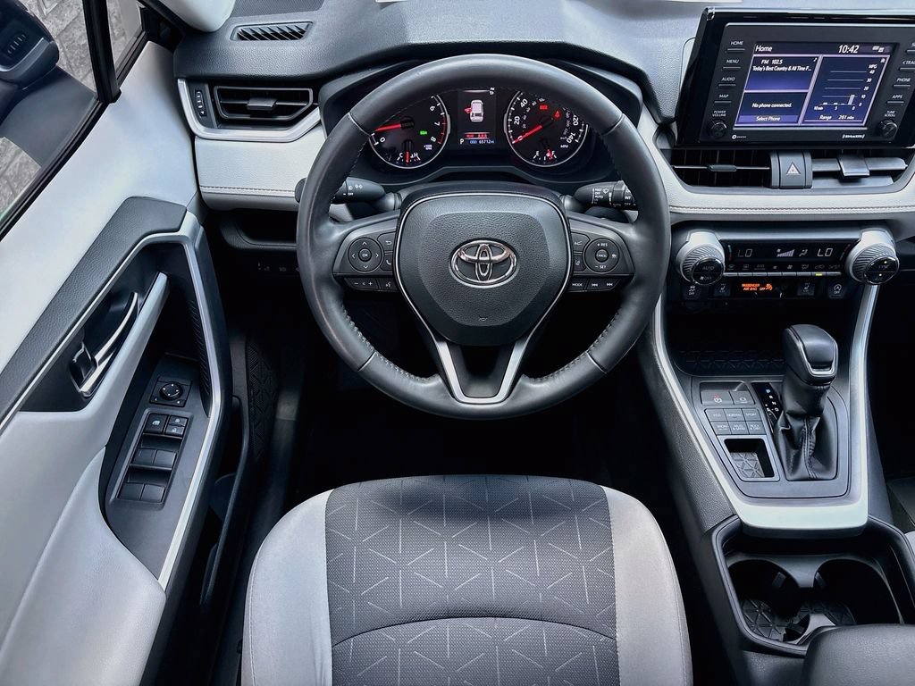 Used 2020 Toyota RAV4 XLE w/ XLE Grade Weather Package AWD/4WD image 10