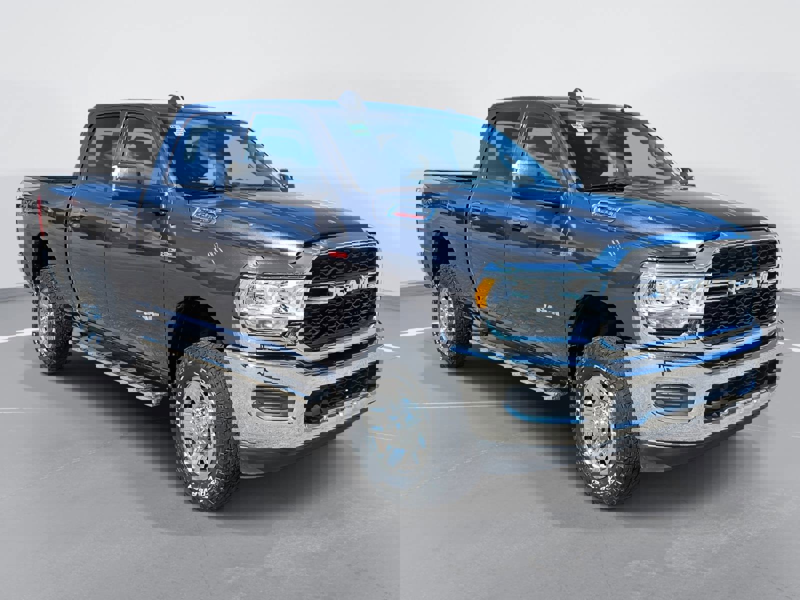 Used 2021 RAM 2500 Tradesman w/ Chrome Appearance Group image 3