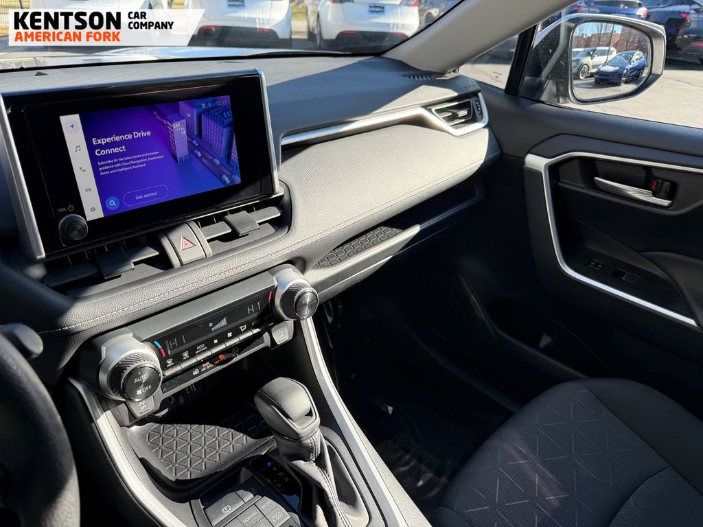 Used 2025 Toyota RAV4 XLE image 21