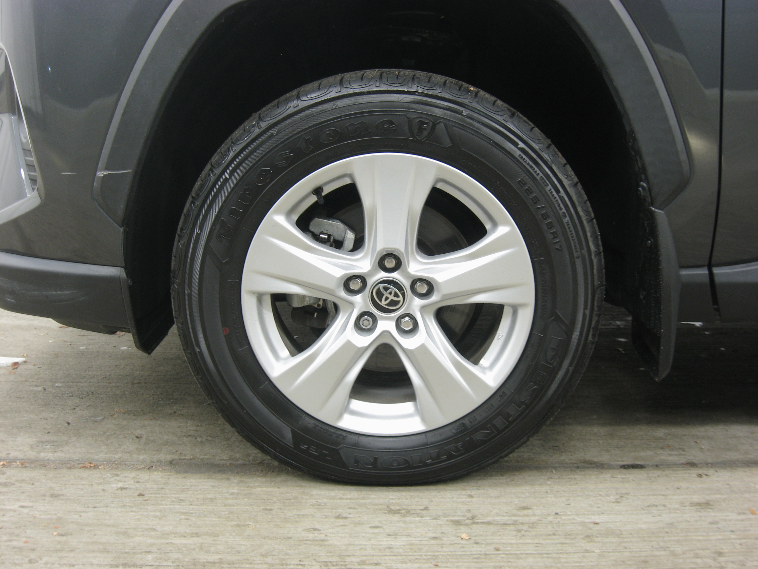 Used 2021 Toyota RAV4 XLE w/ Convenience Package image 28